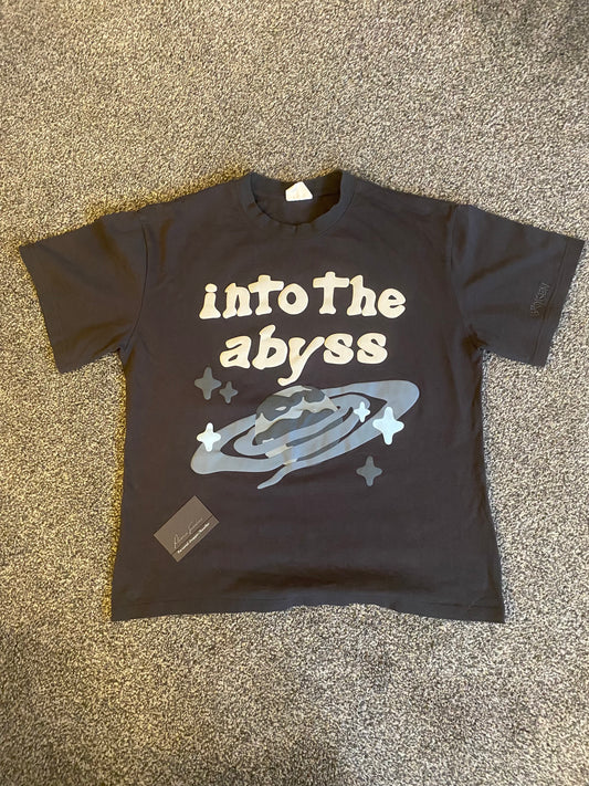 Broken planet 'into the abyss' t shirt black